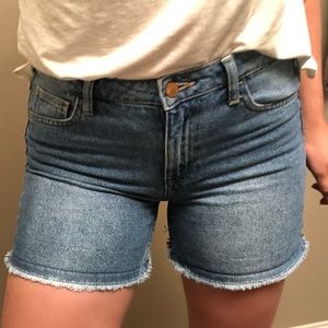 H&M 5 inch denim mid rise shorts